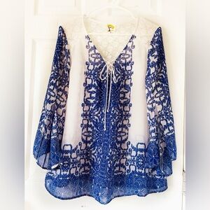 Fig and Flower Blue White Lace Semi Sheer Long Bell SleeveTunic Top Women’s Sz L
